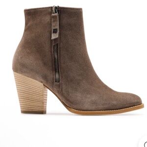 $585 Paul Green Rey’s Boot leather suede sz 8